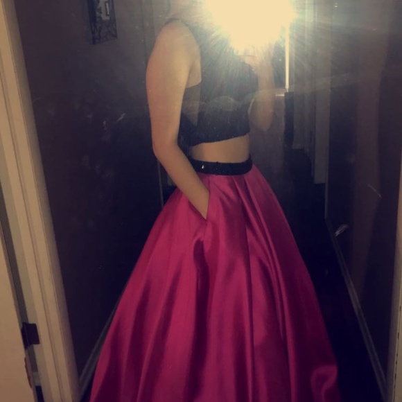 Sherri Hill Dresses & Skirts - Prom dress